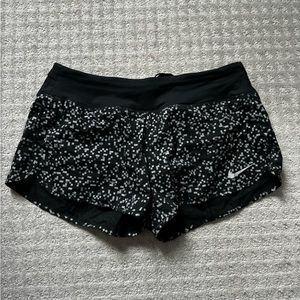 Nike shorts M